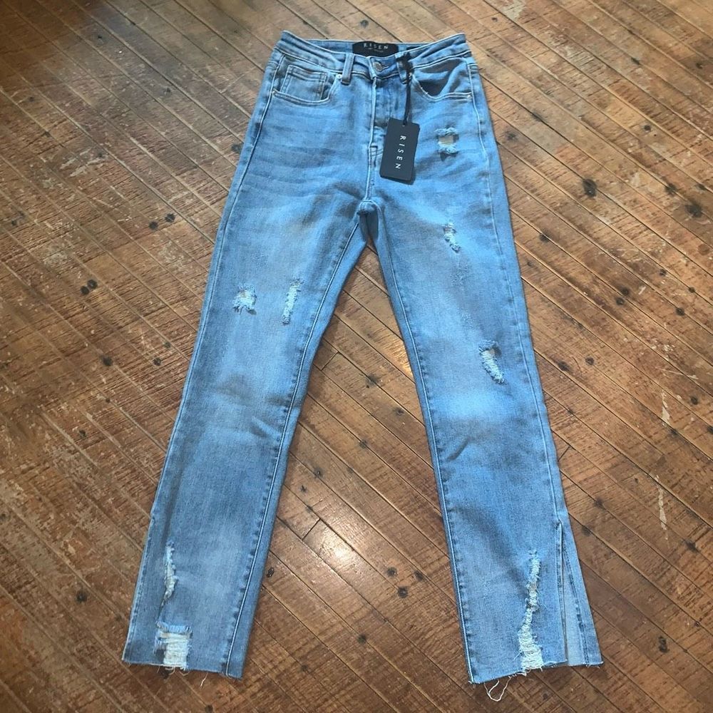 Risen distressed cut tulip hem 25/1 NWT California normcore jeans